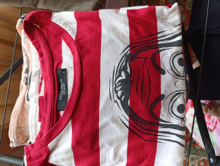 Жіночі яскраві футболки