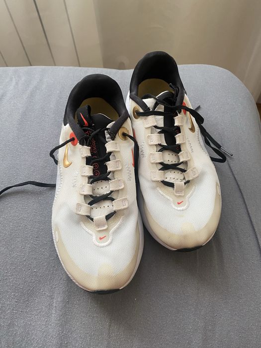 Кросівки бігові Nike React