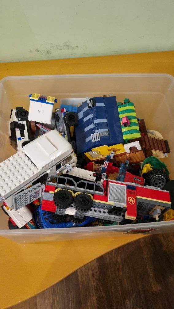 Продам конструктор Lego