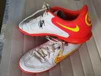 Chuteira Nike Tiempo Futsal 43 Assinadas