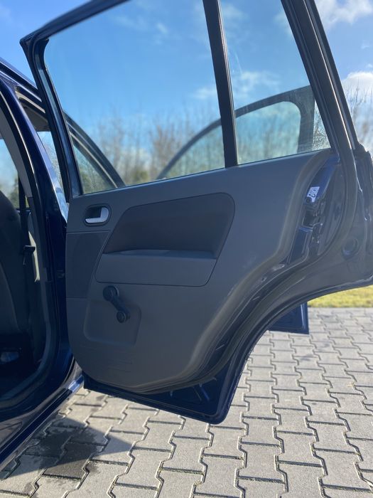 Продаєть Ford Fusion 2003 1.4 Disel