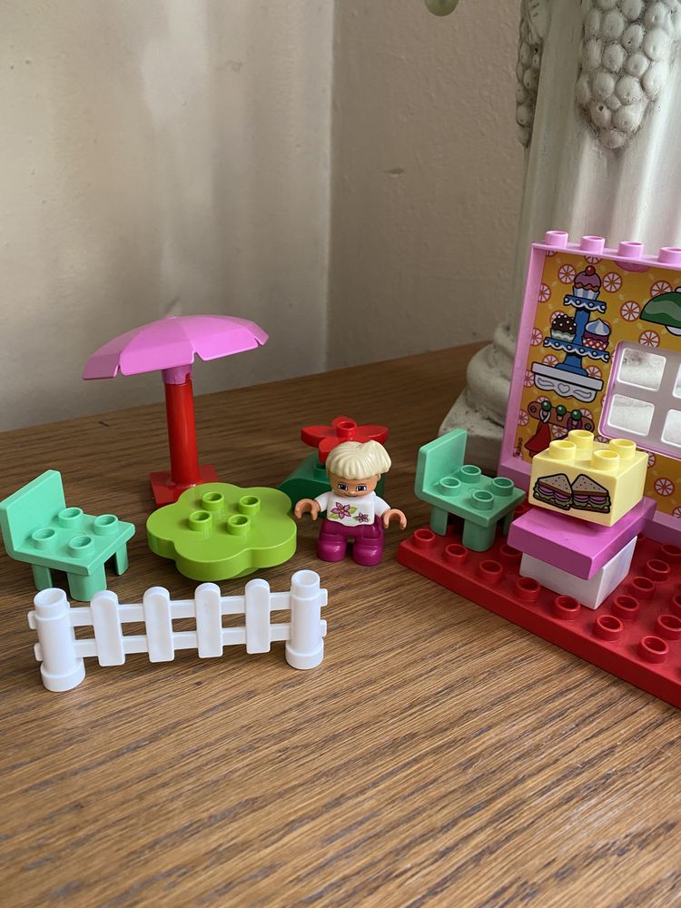 Klocki Lego duplo domek śniadanie u Babci parasol ściana