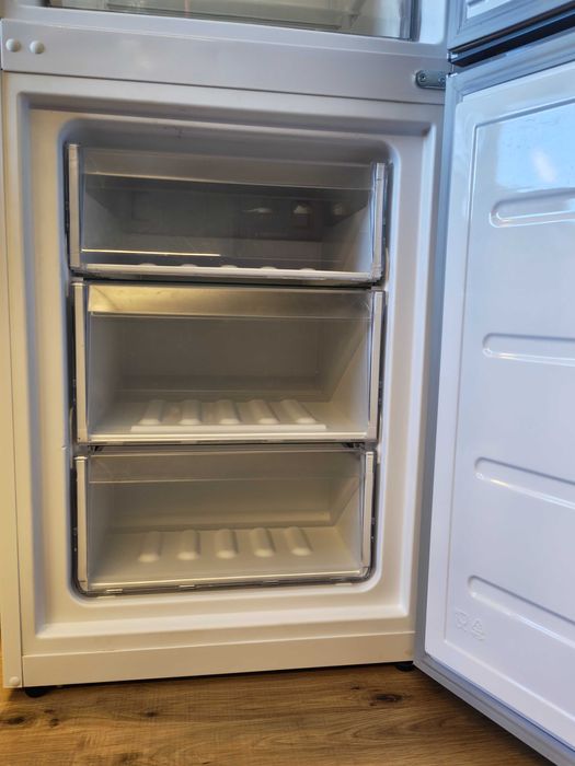 Frigorífico combinado - Hotpoint H8 A1E W - 337 Litros