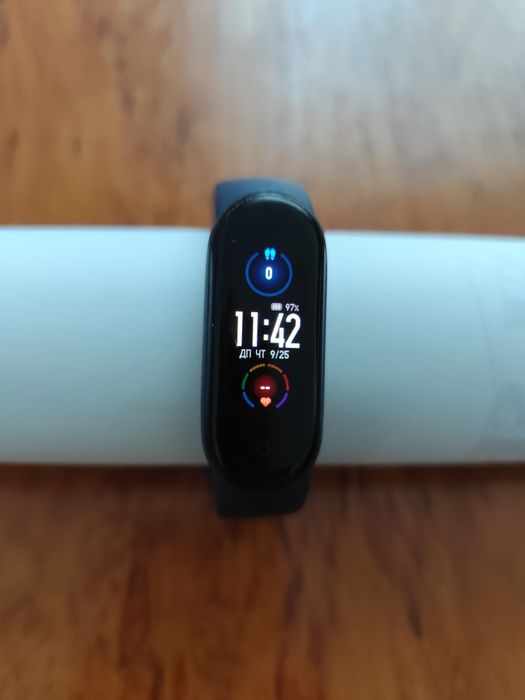 Xiaomi Smart Band 5  вживаний
