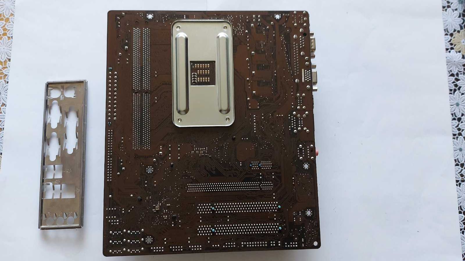 Комплект мать Asus M4A78L-M LE DDR2 и проц 2 ядра AMD Sempron 190