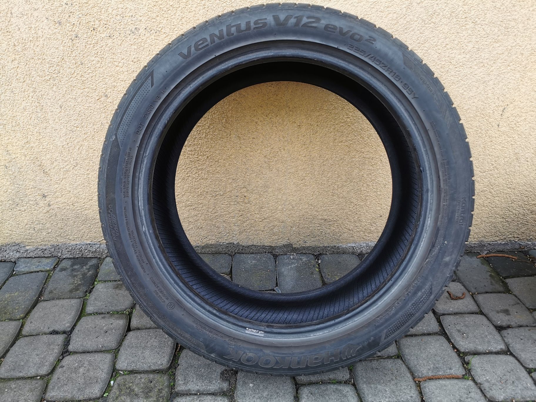 Hankook Ventus V12 Evo2 K120 225/45R18