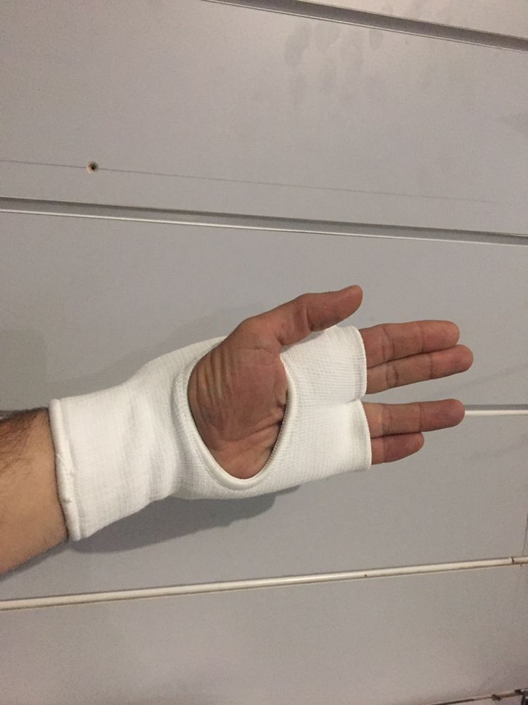 Защита захист рук кисти накладки битки бітки перчатки карате каратэ