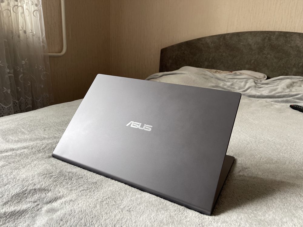 Продам ноутбук Asus SSD 512