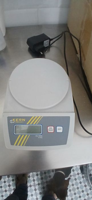 Balança de precisão KERN