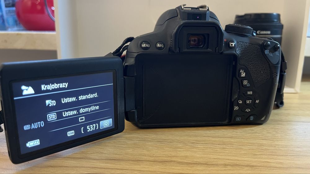 Lustrzanka Canon EOS 700D+Dostawa na terenie PL GRATIS!