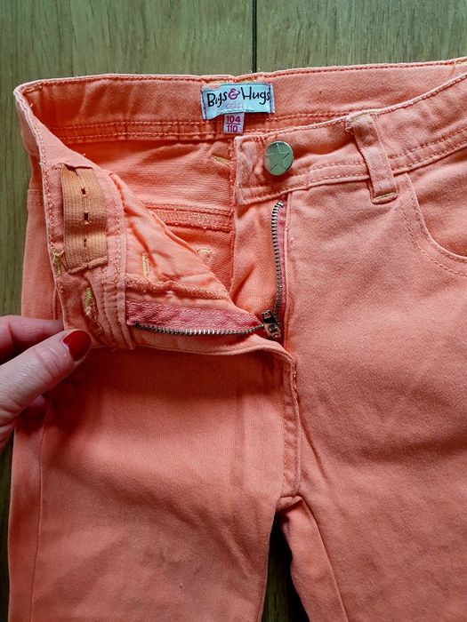 Spodnie jeansy  rozmiar 104/110