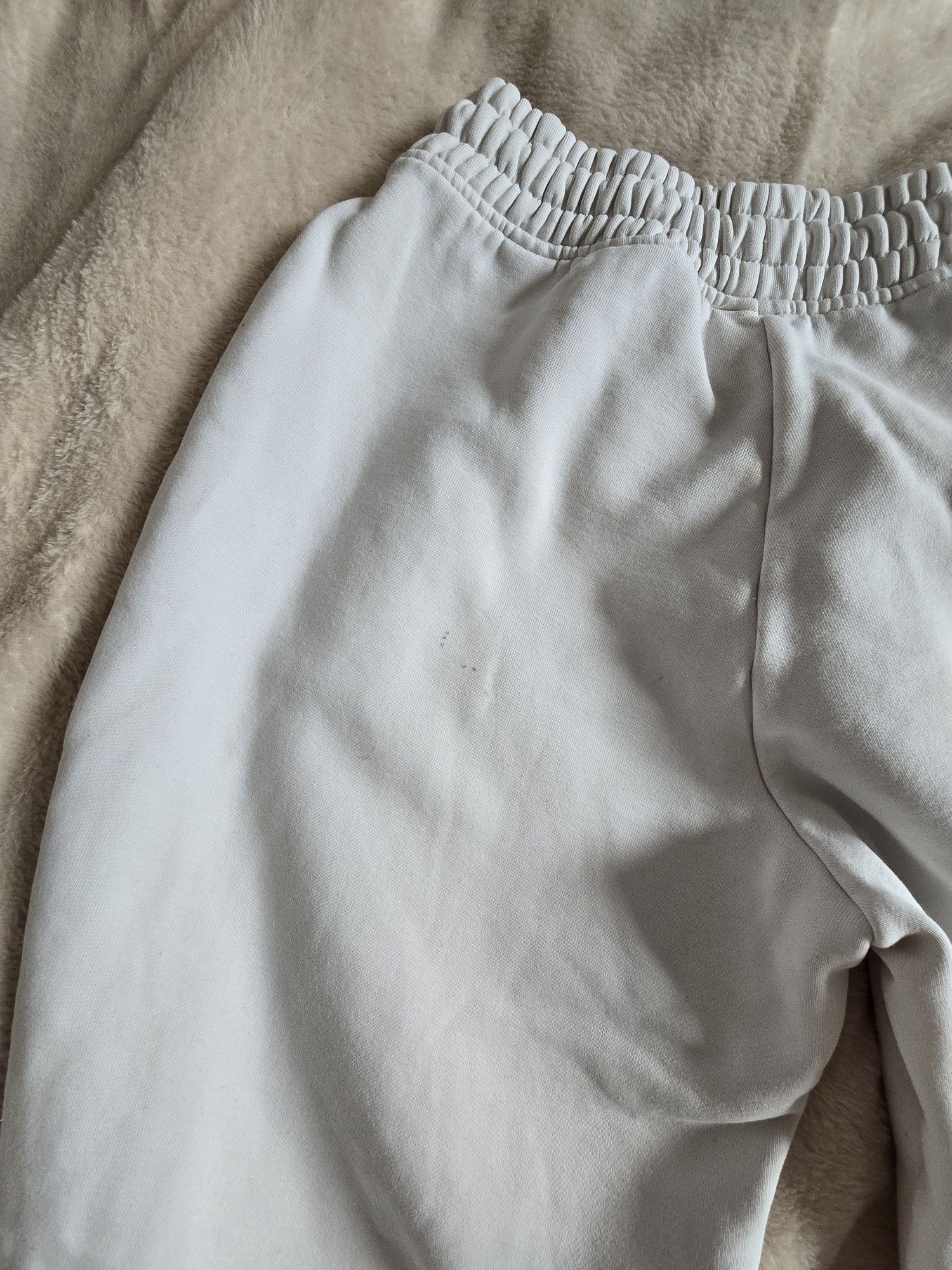Spodnie białe dresowe 4f rozm XS joggery