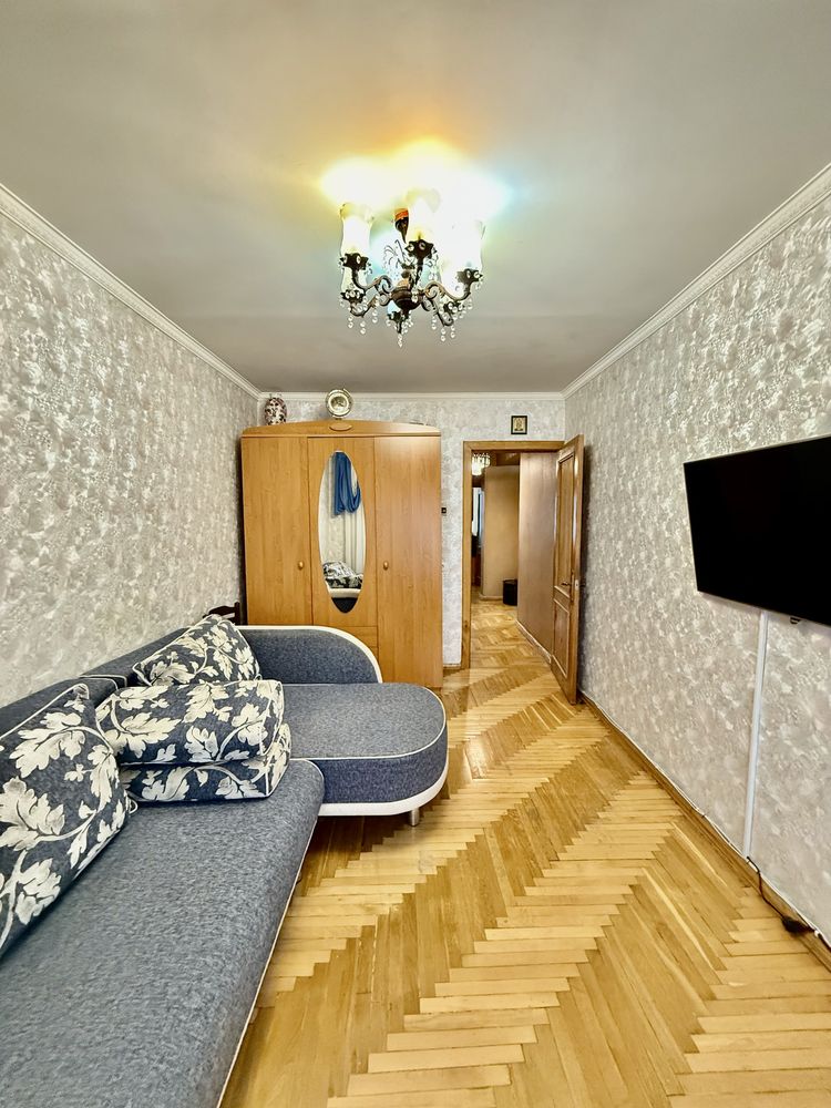 Продам 3 кімнатну квартру на ЖМ Ломівський(Фрунзенський)