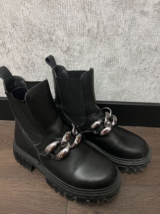 Чоботи демісезонні чеслі шкіряні