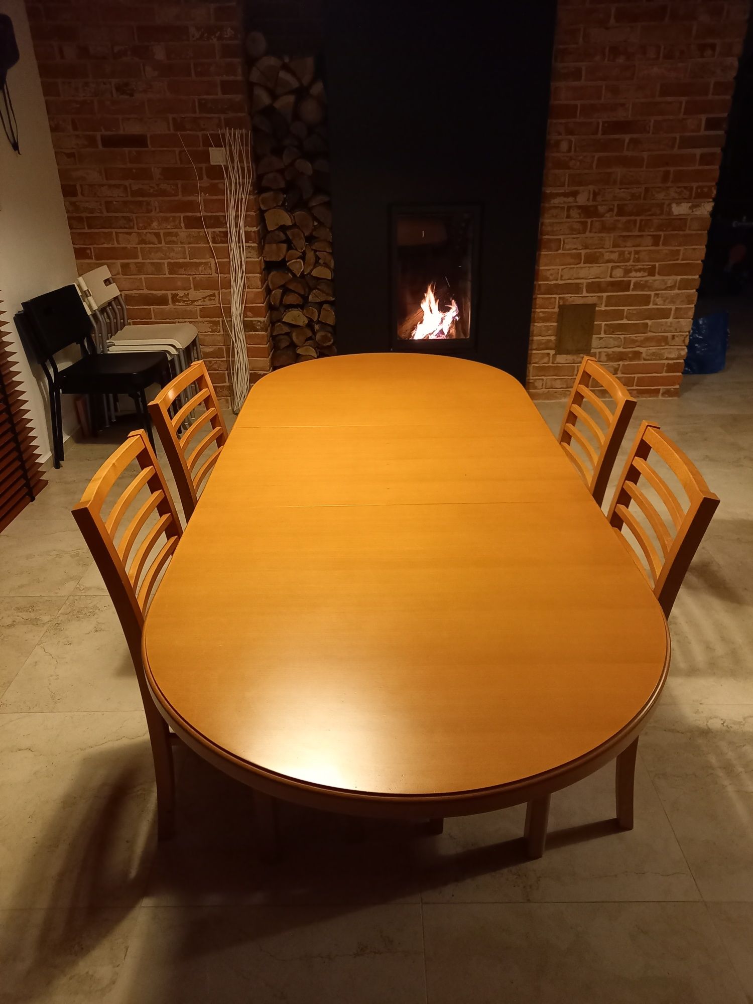 Stół bukowy plus 4 krzesła