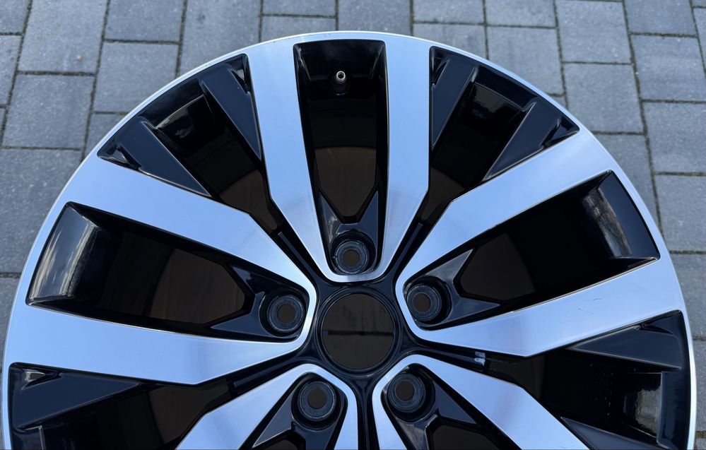 Oryginalna Felga Volkswagen 18" 8J ET50 5X120 7E0 Toluca