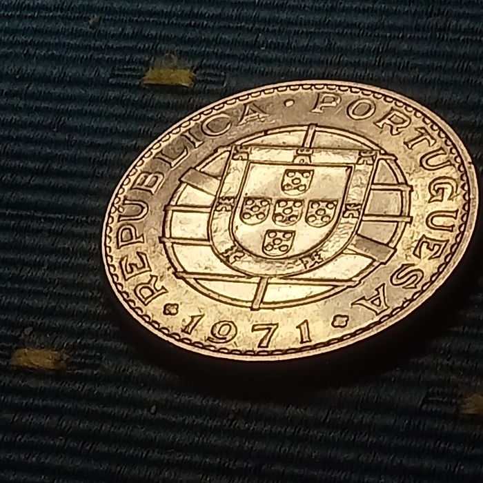 moeda 20 escudos Angola 1971