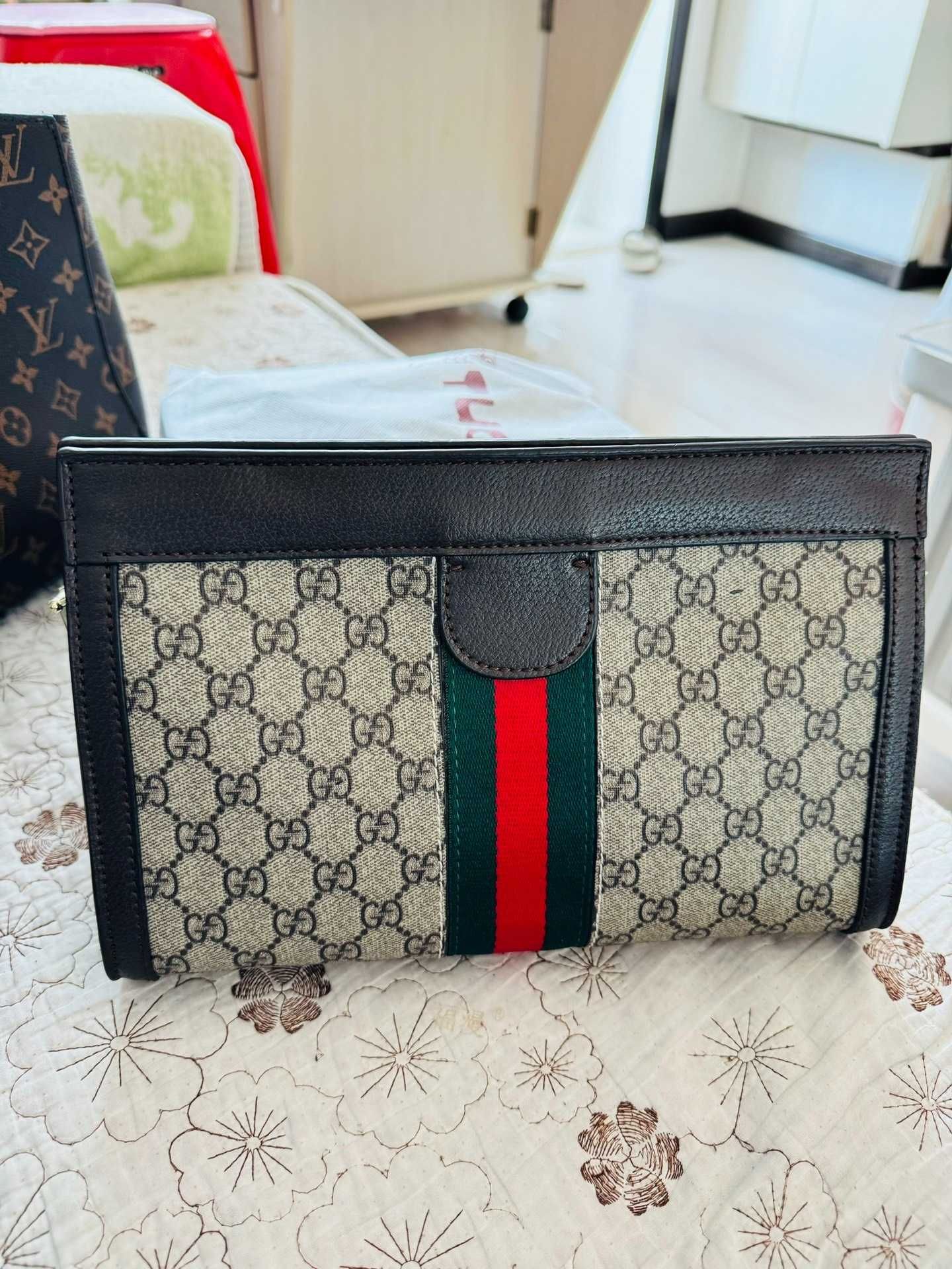 Torebka Gucci Ophidia z monogramem i łańcuszkiem