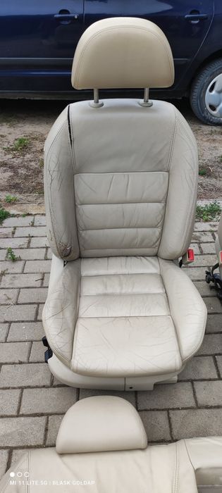 Fotel Fotele Zestaw Grzane Skóra Wersja Angielska Skoda SuperB 2004 r