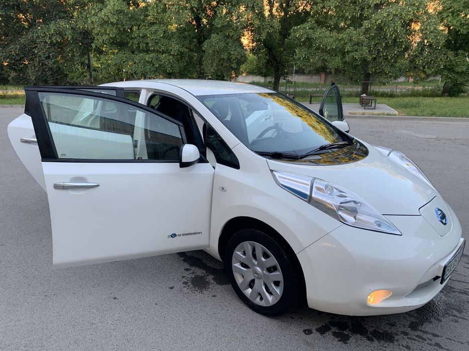 Оренда Nisssan Leaf 2017 30квт