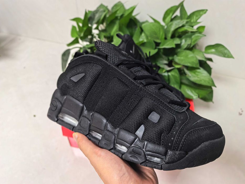 Nike _Air_More_Uptempo_Low_Triple Black Biegania / ROZ.45