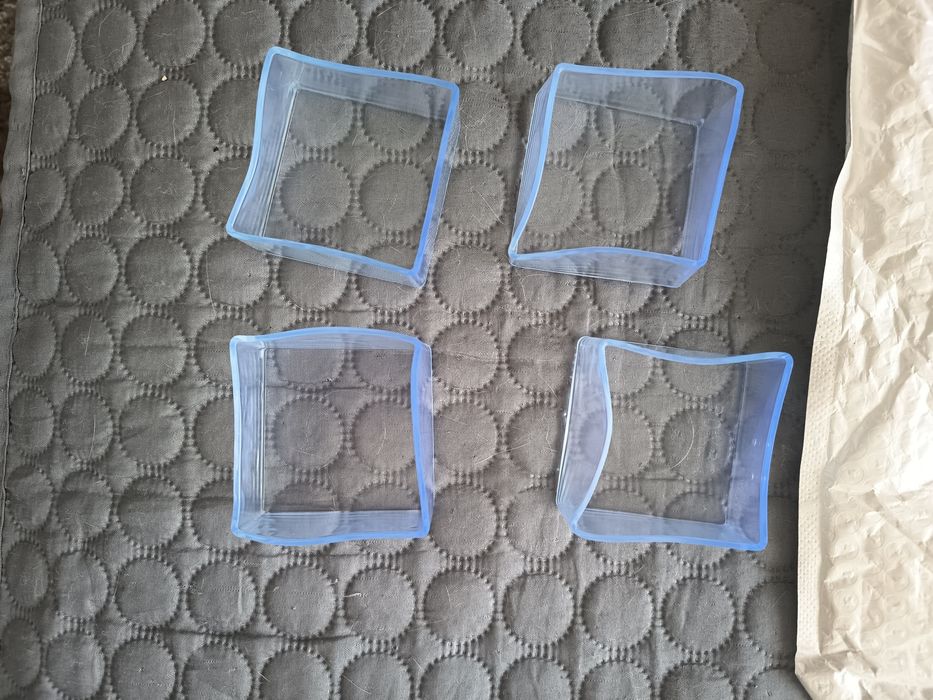 Protetores de pés de mesa ou