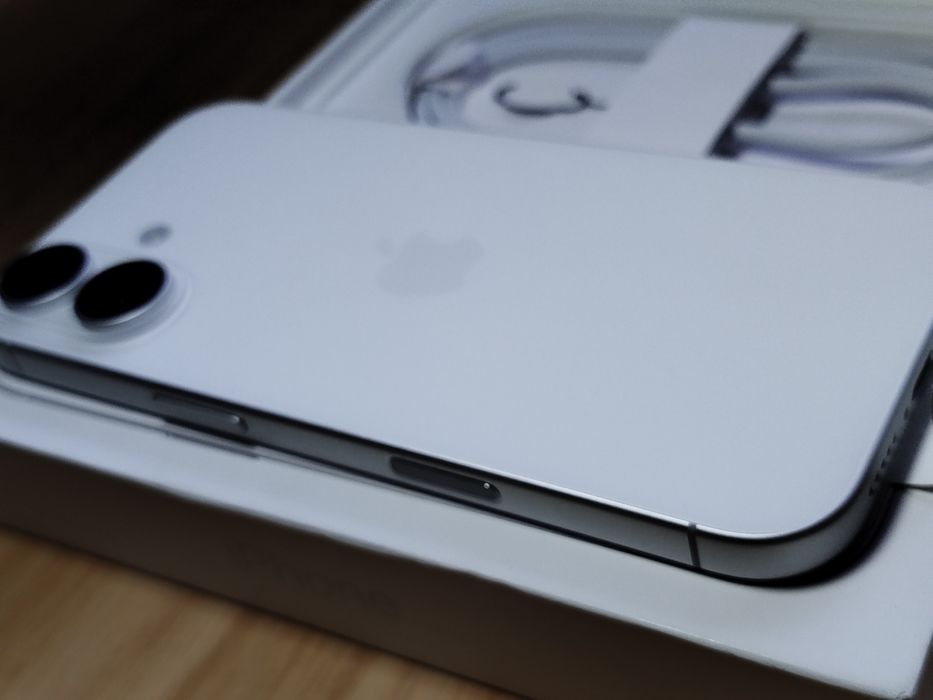 iPhone 17 256gb WHITE