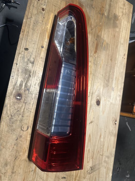 LAMPA Prawa Tył MASTER 4 IV 2022R 21 60TYŚ KM III 3 ORG