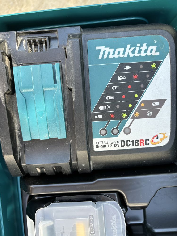 Zestaw baterii z ladowarka 18v makita.