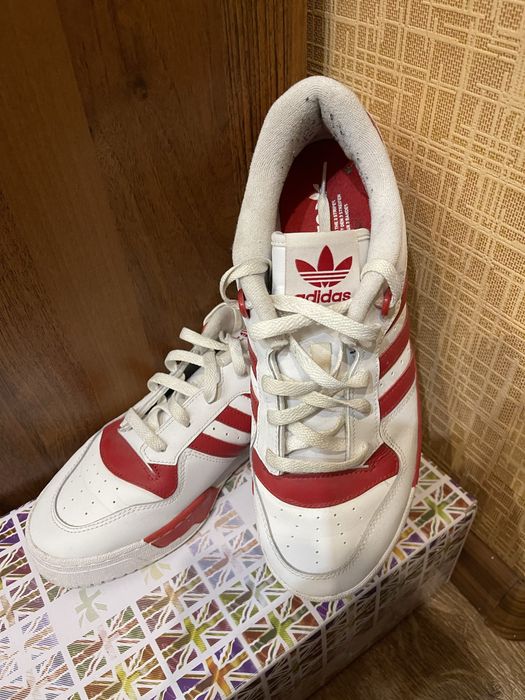 Кросвіки Adidas в нормальному стані. Розмір 43
