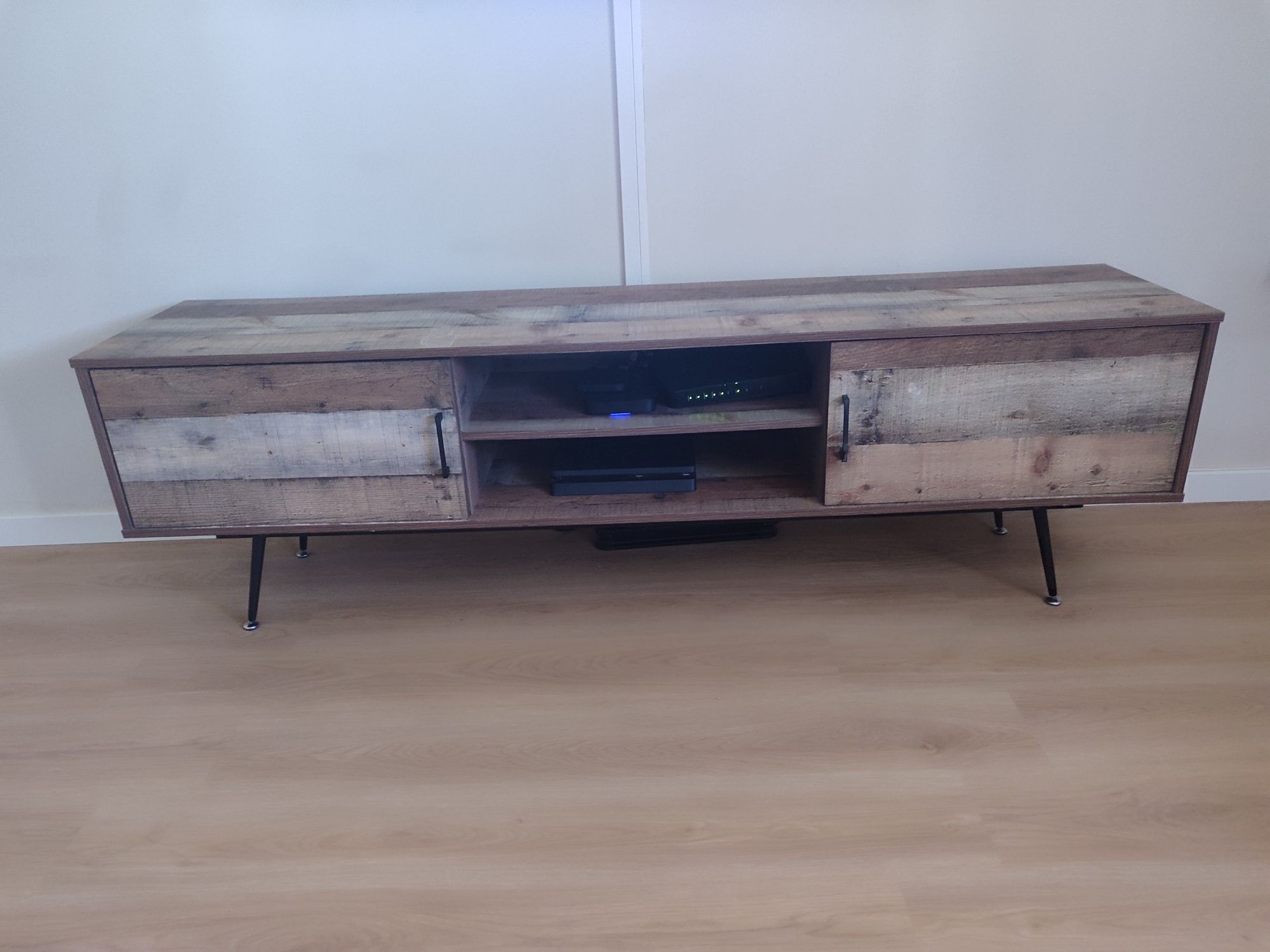 Vendo móvel para TV