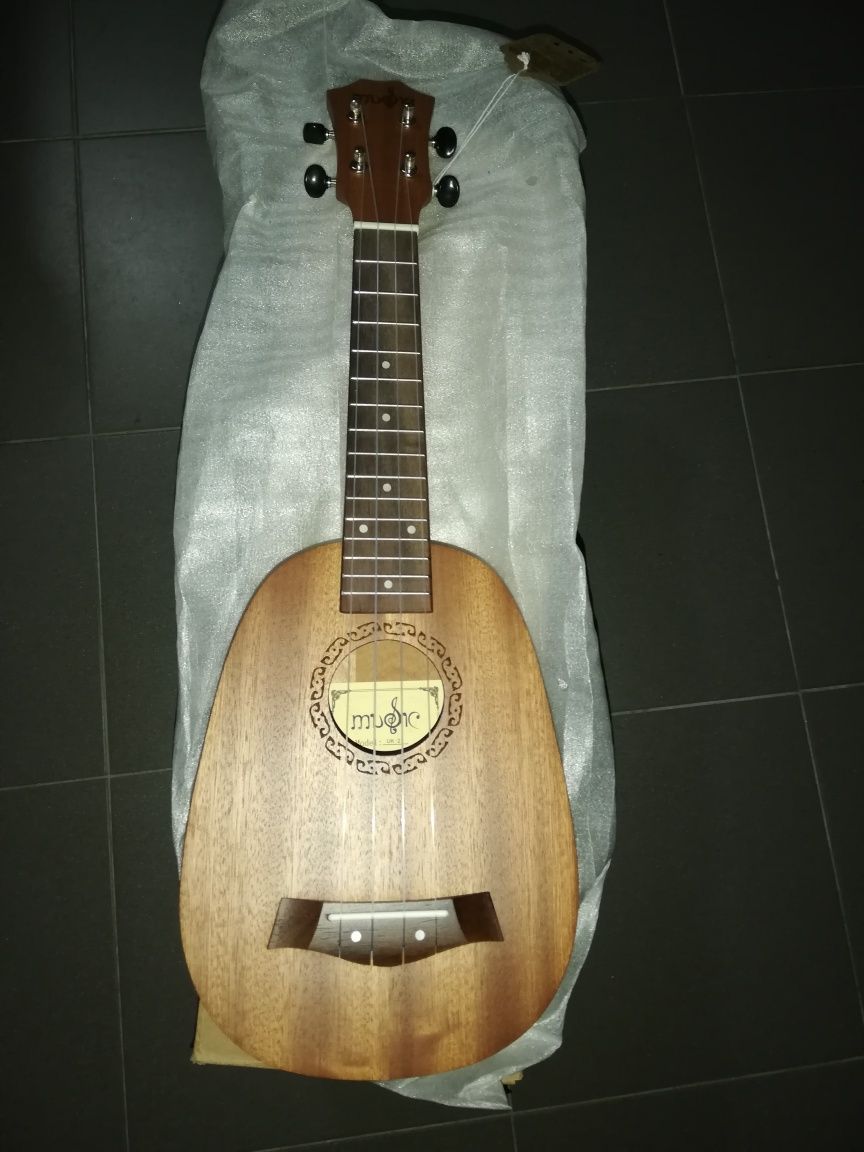 Ukulele soprano (ananás)