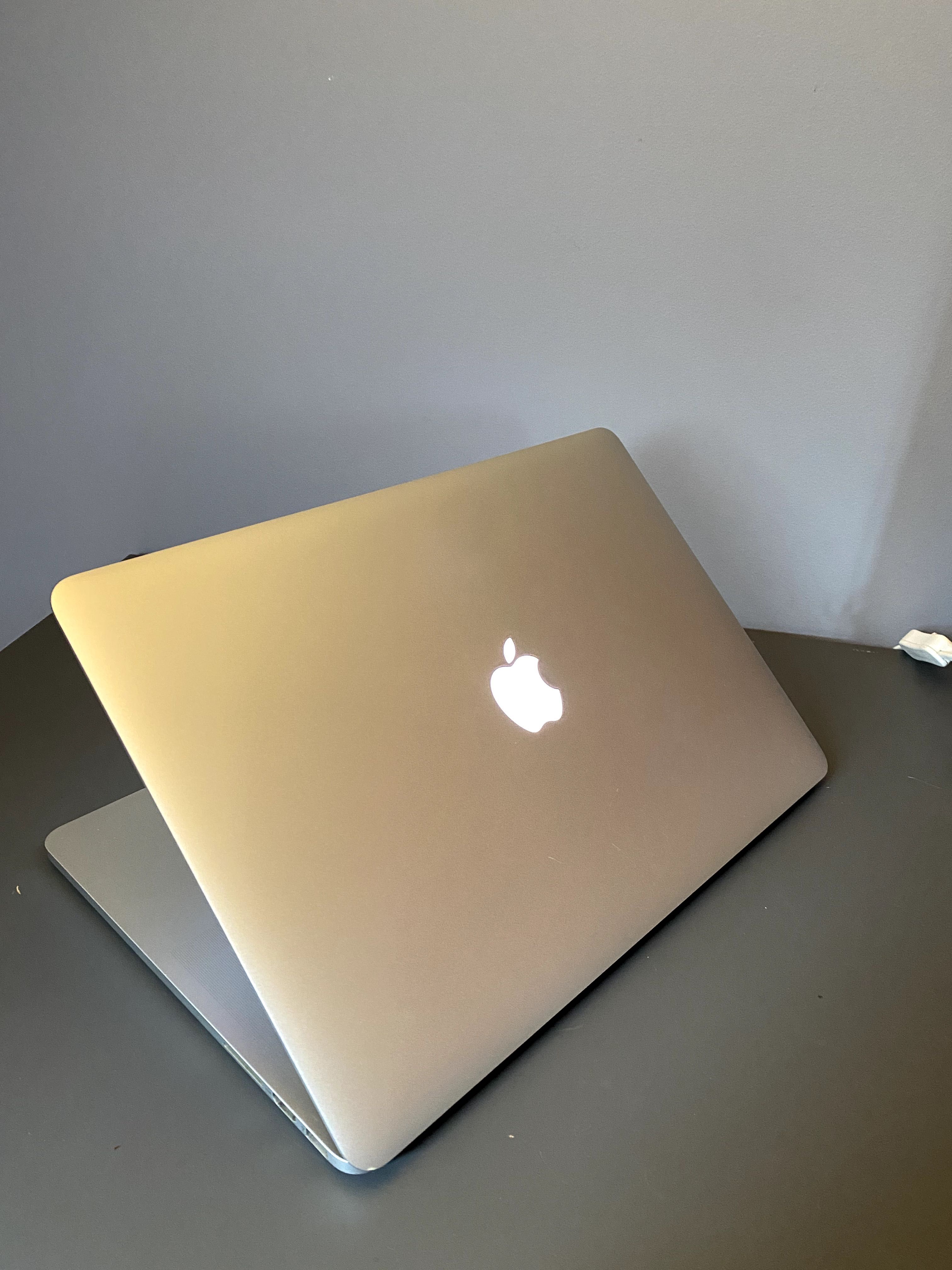 MacBook Pro 15 i7 Retina 16Gb Ram Dysk 500Gb  Nowa Bateria Serwis