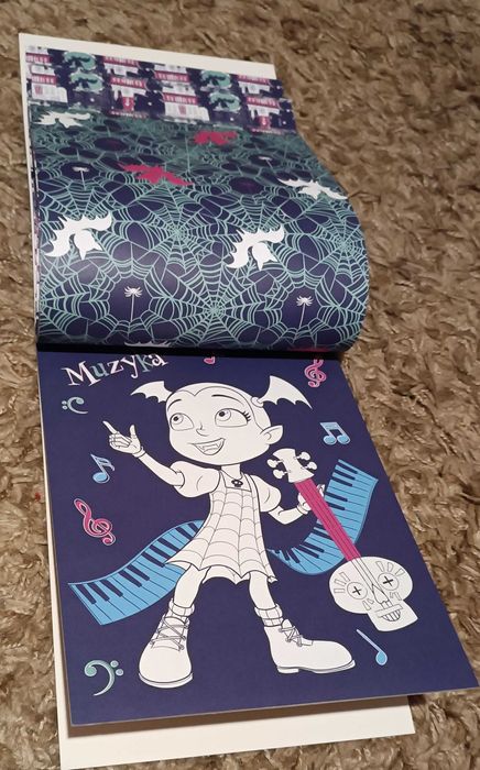 Vampirina całkiem inna kolorowanka na Halloween