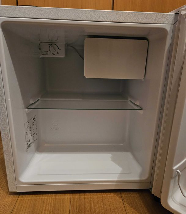Frigorífico Mini Bar KUNFT  (45 L - 50 cm - Branco) Como Novo