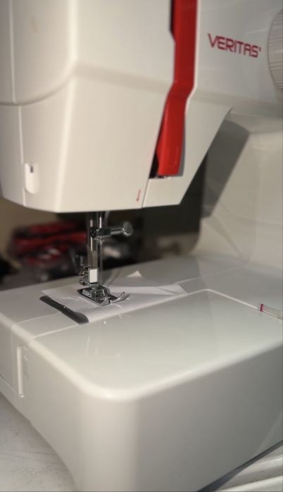 Швейна машина Veritas Sarah 71014 13 швейних програм