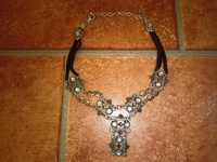 Choker (metal, rzemyk)