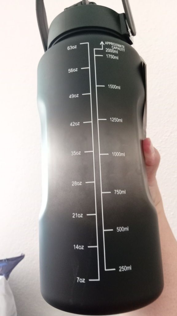 2 Garrafas de água Preto 2lts + 300ml