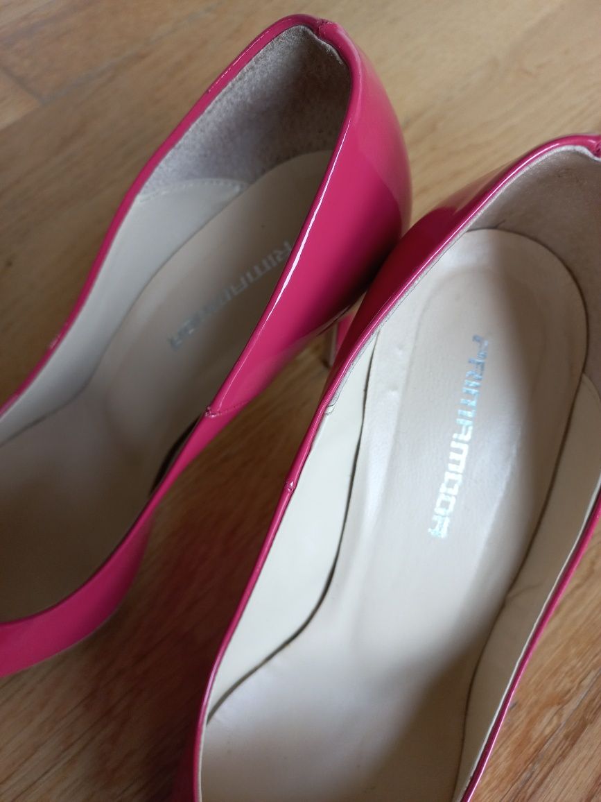 Lakierowane szpilki Prima Moda