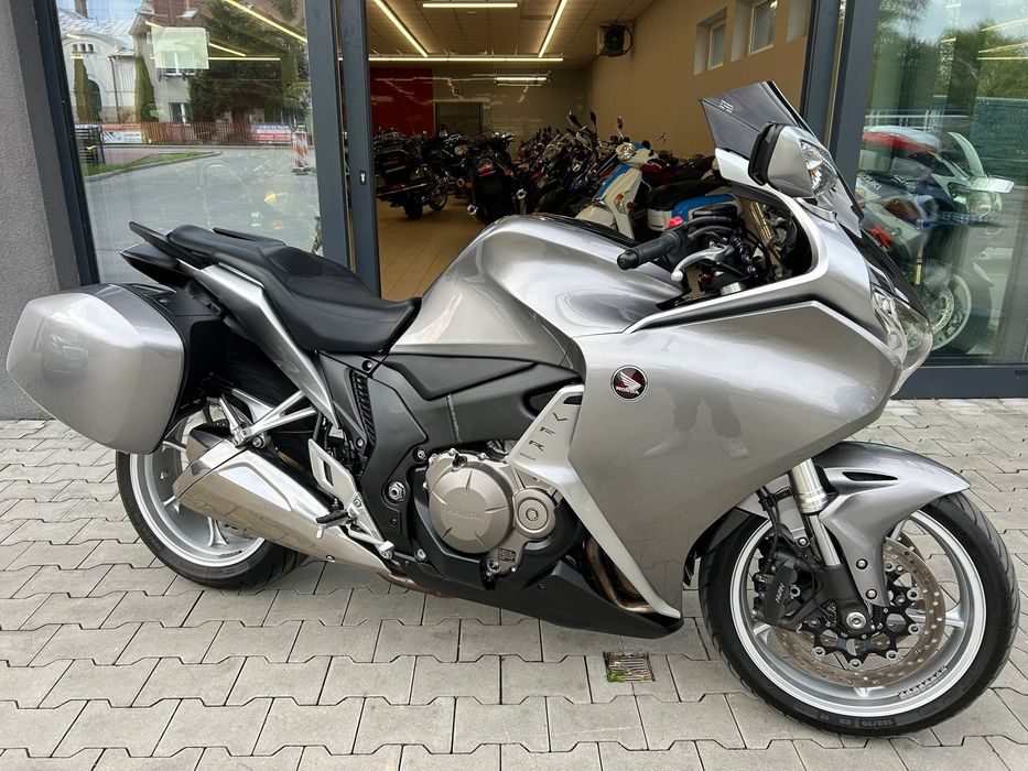 Honda VFR NOWA Honda VFR 1200 ABS 13963km 1 właściciel ASO Bezwypadkowa ORYGINAŁ