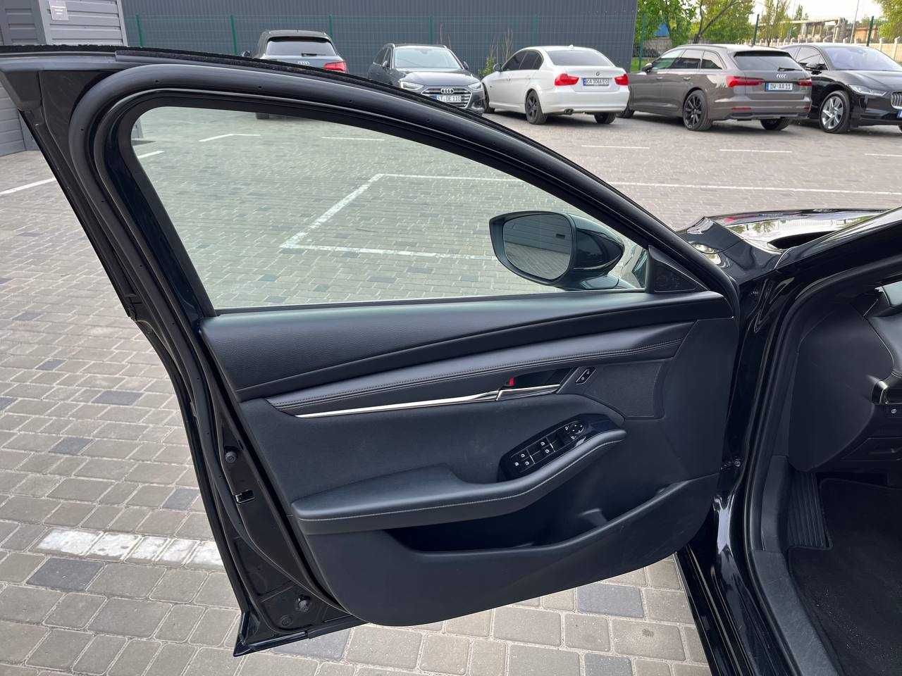 Продам отличную Mazda 3 2019 Preffered!