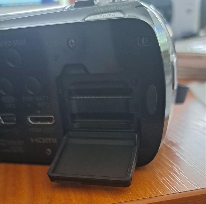 HD-відеокамера Canon LEGRIA HF R28