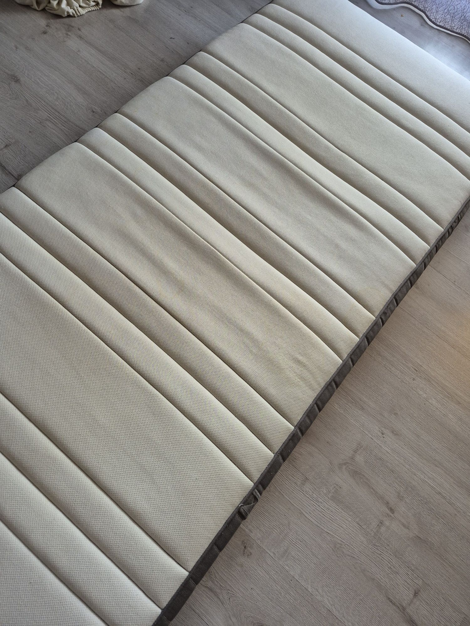 Materac ikea 90x200  sprężyny kieszeniowe średnio twardy  gruby