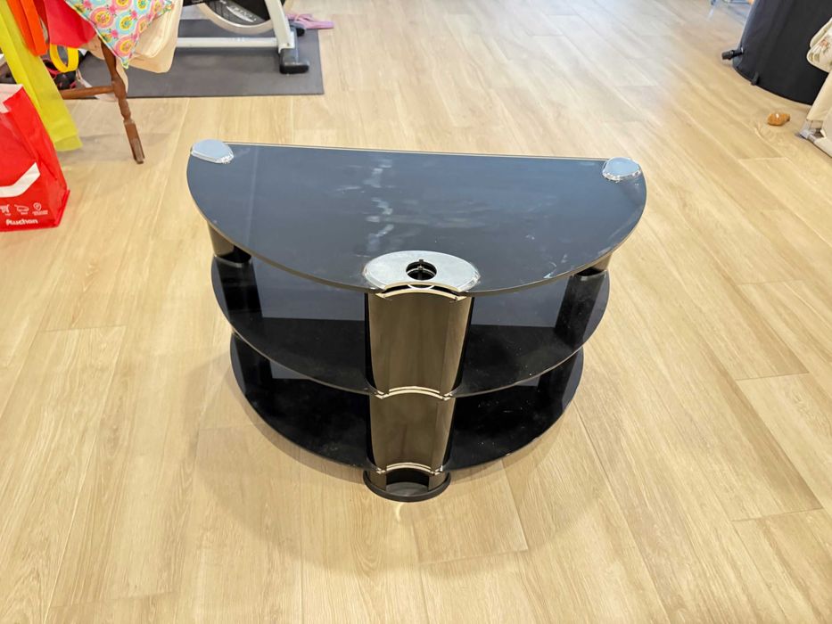 Mesa de vidro inquebrável para suporte de TV e aparelhagem!