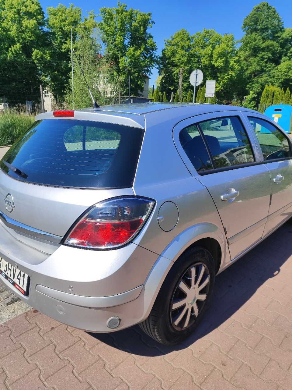 Opel Astra H 2009 benzyna + gaz.