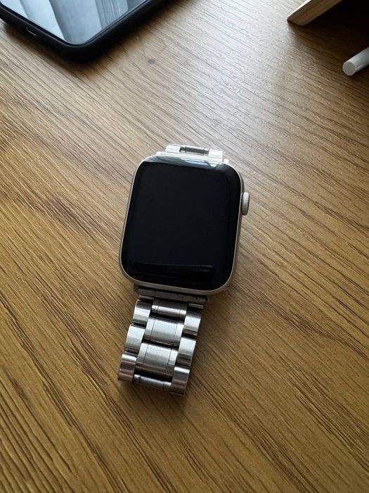 Продам Apple Watch SE (GPS, 2-го поколения)