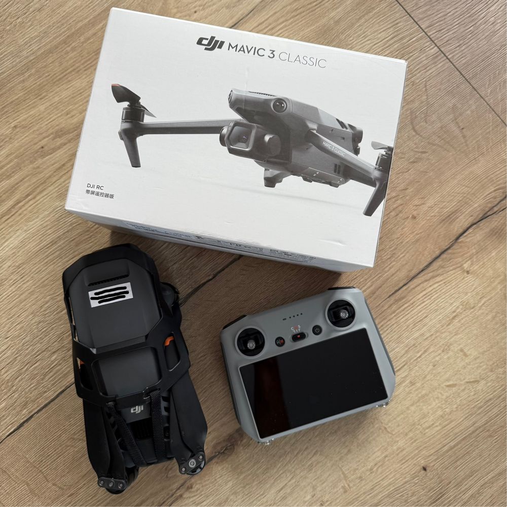 Dron DJI Mavic 3 Classic - stan idealny - gwarancja - plus dodatki
