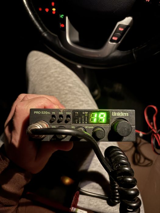 cb radio uniden pro 520 xl