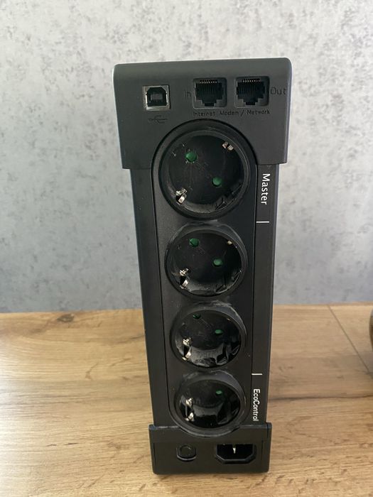 Упс ,безперебойник, инвертор 800 вт ИБП Eaton Ellipse ECO 800