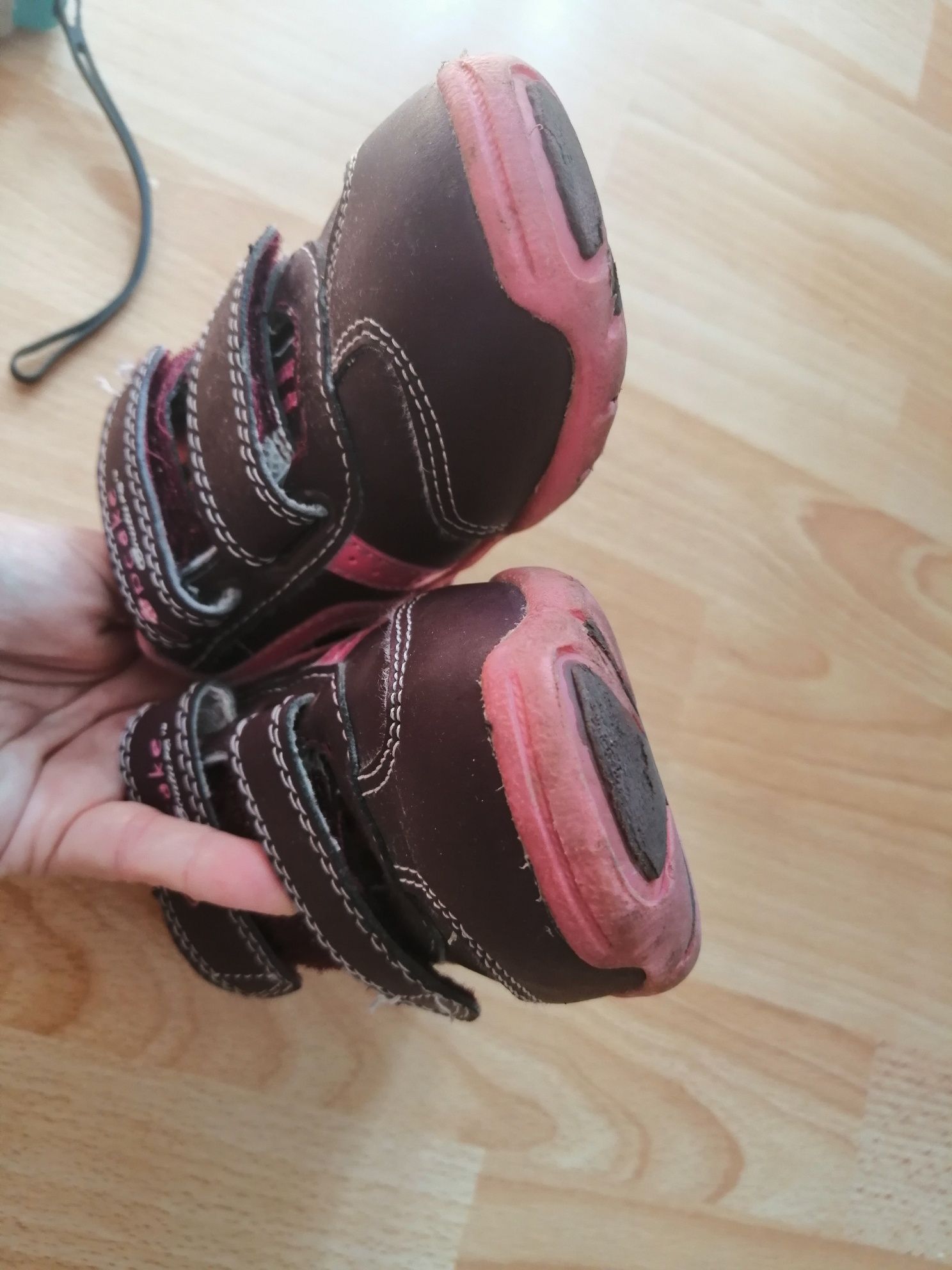 Buty sportowe na rzepy 28 Cupcake adidasy
